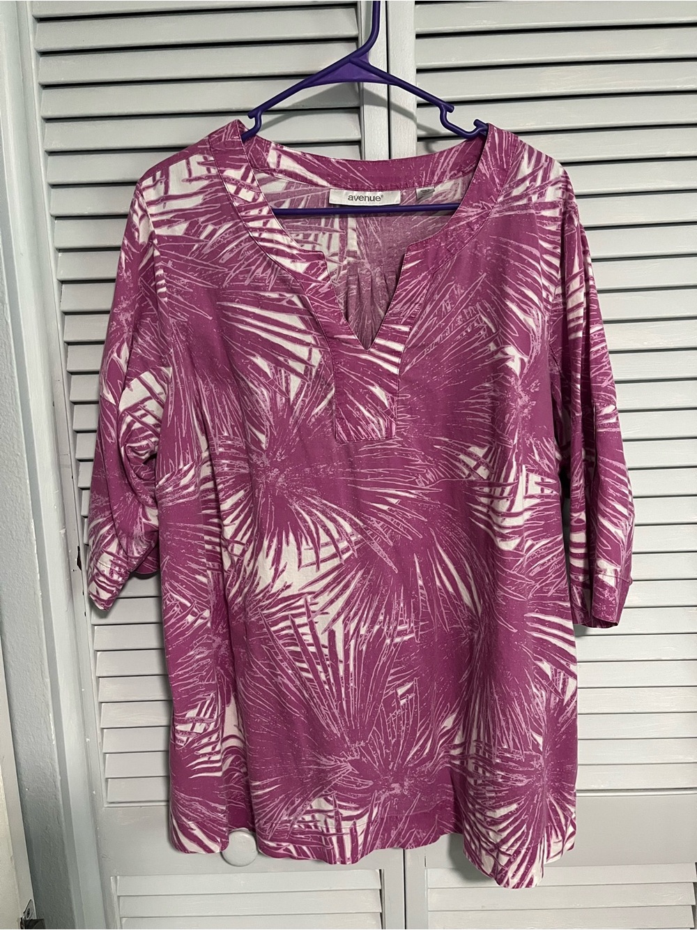 Avenue Mauve-Pink Palm Print V-Neck Tunic